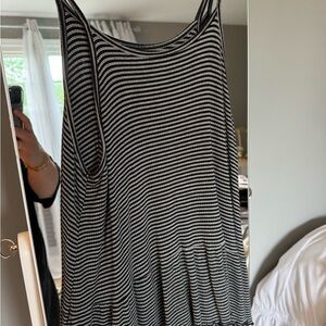 American Eagle Outfitters Black and White Flowy Tank Top